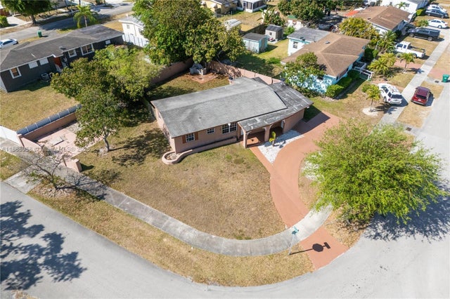 1 of 35 - 11500 Sw 142nd St, Miami, FL