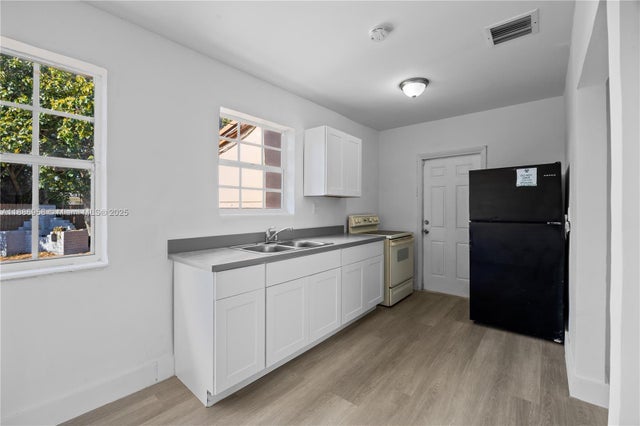 2 of 35 - 11500 Sw 142nd St, Miami, FL