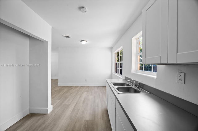 3 of 35 - 11500 Sw 142nd St, Miami, FL