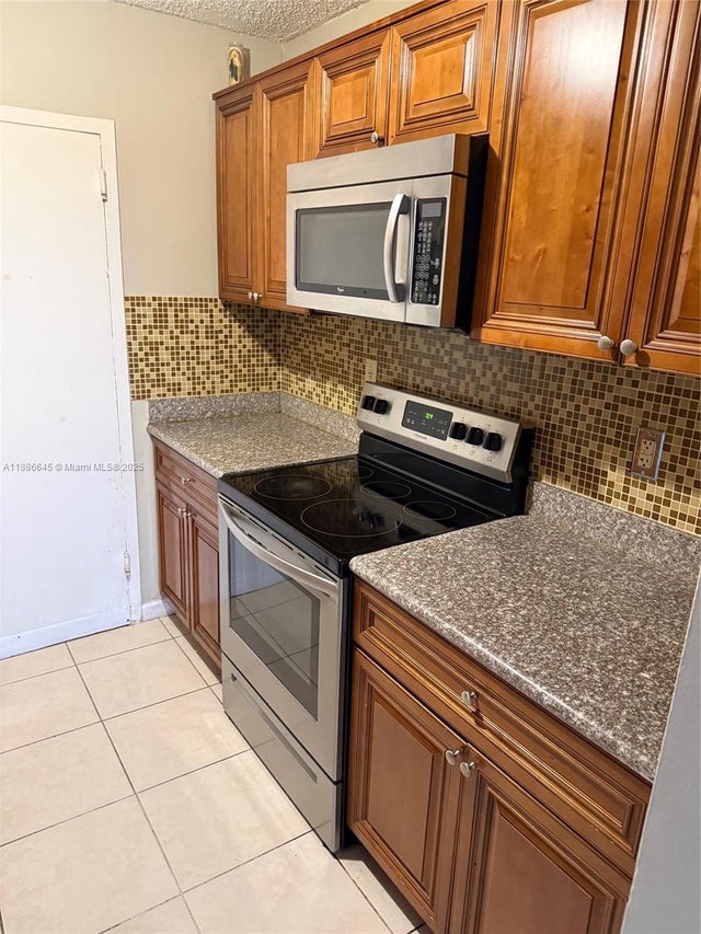 2 of 23 - 2000 Ne 135th St 403, North Miami, FL