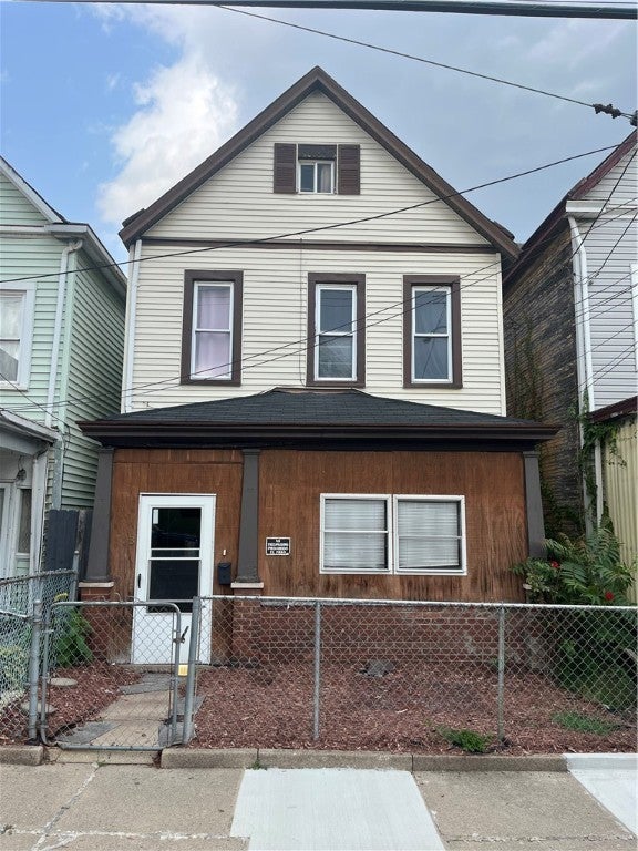 213 Comrie Ave, Braddock