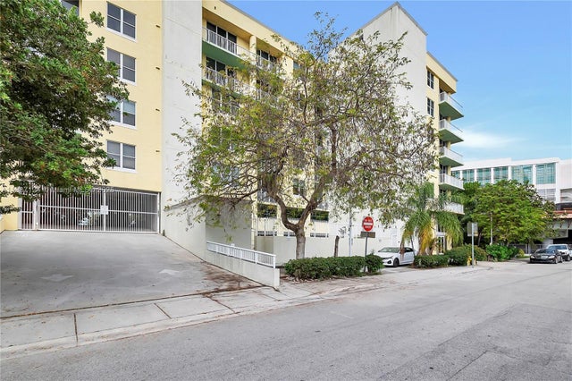 2 of 18 - 1350 Nw 8th Ct D-4, Miami, FL