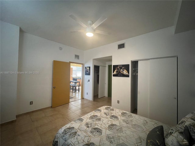 5 of 18 - 1350 Nw 8th Ct D-4, Miami, FL