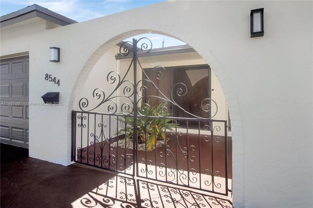 2 of 21 - 8544 Long Acre Dr, Miramar, FL