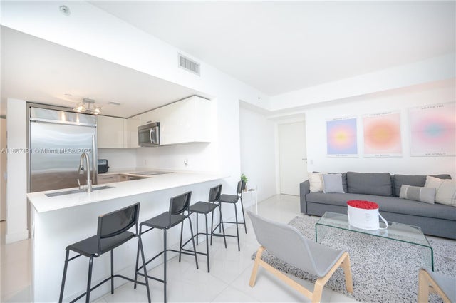 4 of 53 - 1300 Brickell Bay Dr 1601, Miami, FL