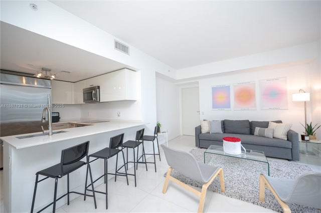 5 of 53 - 1300 Brickell Bay Dr 1601, Miami, FL