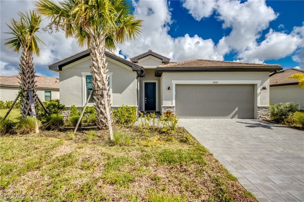 13818 Hunter Oak Dr, Fort Myers
