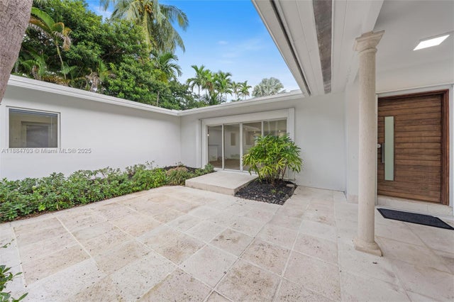 4 of 26 - 1825 Alamanda Dr, North Miami, FL