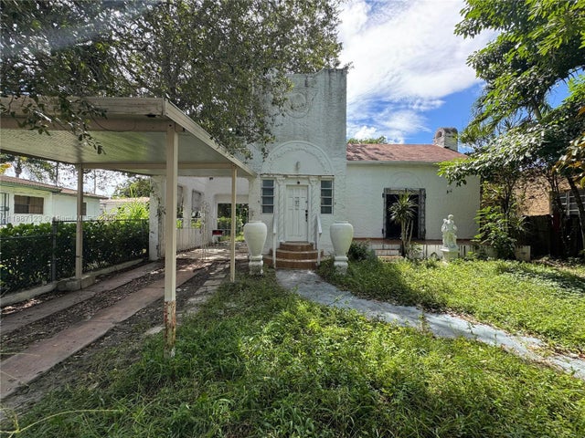 1 of 9 - 1920 Sw 13th St, Miami, FL