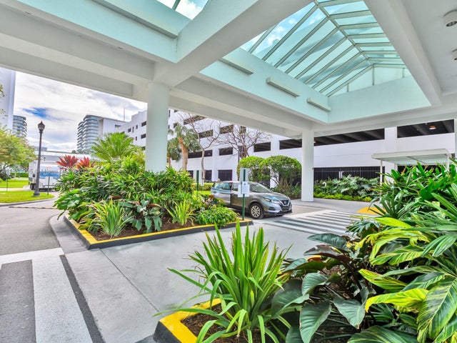 3 of 34 - 15051 Royal Oaks Ln 906, North Miami, FL