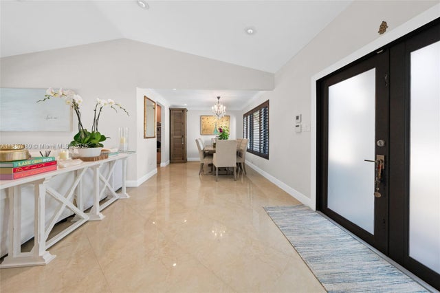 5 of 38 - 6420 Sw 63rd Ter, South Miami, FL