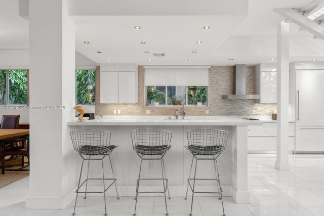 4 of 29 - 3861 Kumquat Ave, Miami, FL