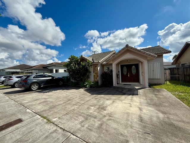 1 of 31 - 3781 Sw 97th Ave, Miami, FL