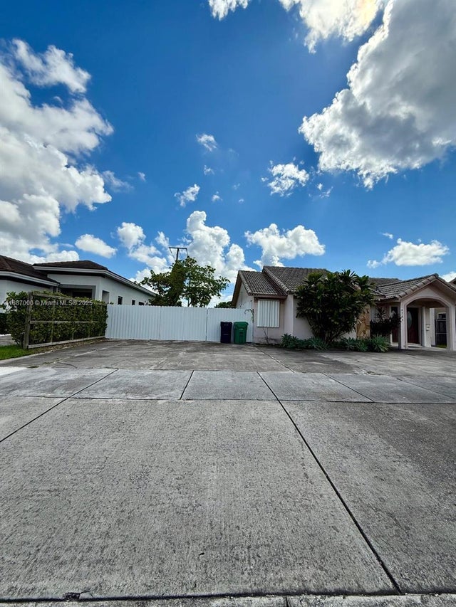 3 of 31 - 3781 Sw 97th Ave, Miami, FL
