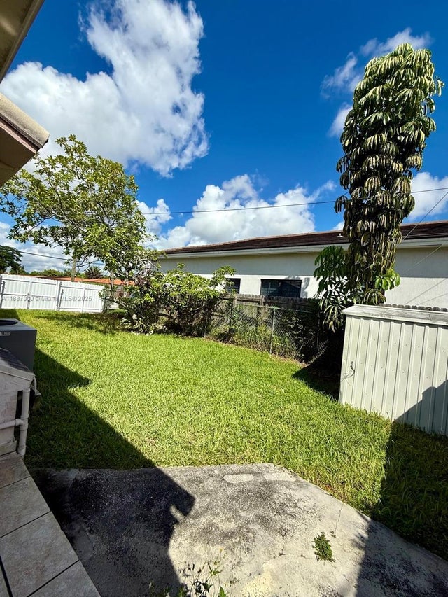 5 of 31 - 3781 Sw 97th Ave, Miami, FL