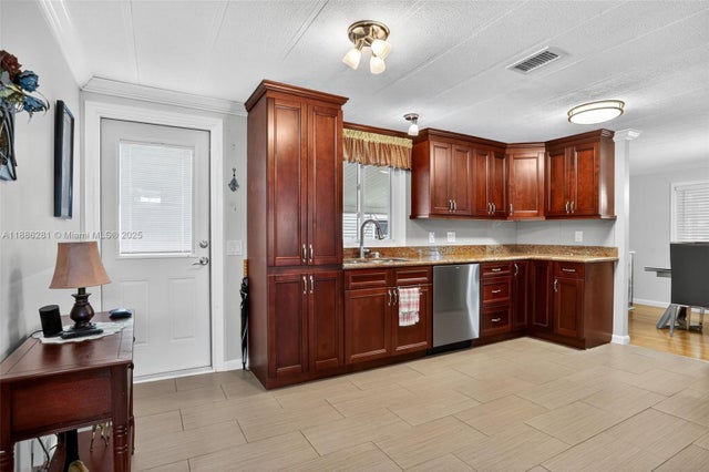 2 of 36 - 123 Nw 51st Ct, Deerfield Beach, FL
