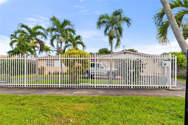 3 of 35 - 8220 Sw 12th Ter, Miami, FL