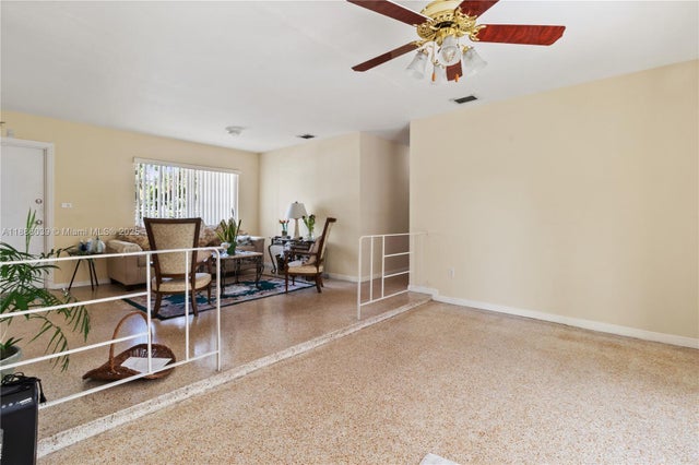 5 of 35 - 8220 Sw 12th Ter, Miami, FL