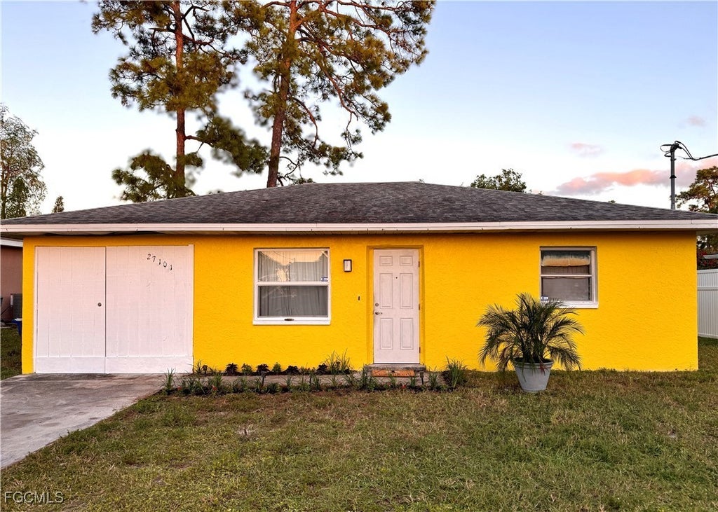 27101 Pine Ave, Bonita Springs