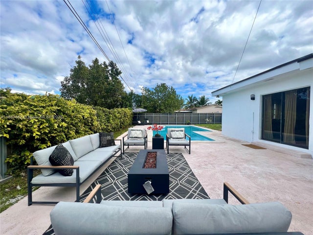 12445 Sw 42 St, Miami