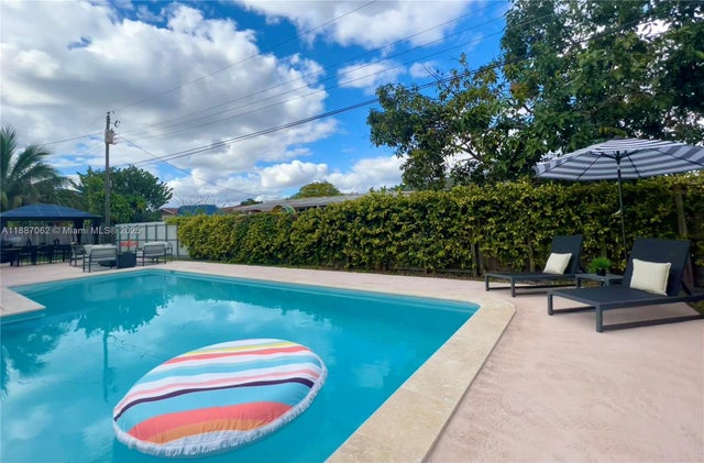 4 of 42 - 12445 Sw 42 St, Miami, FL