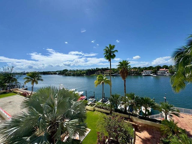 2 of 29 - 5600 Collins Ave 5l, Miami Beach, FL