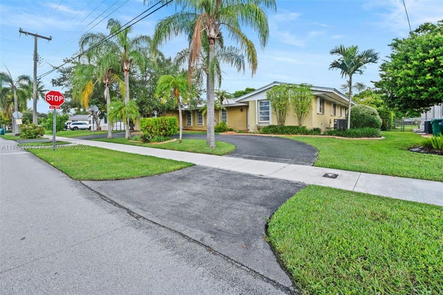 2 of 39 - 8891 Sw 85th St, Miami, FL