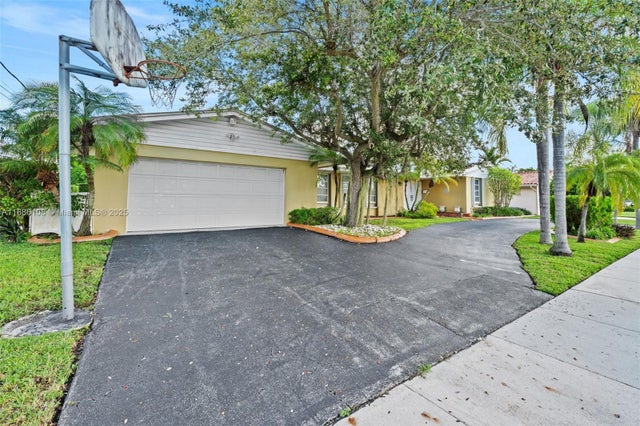 3 of 39 - 8891 Sw 85th St, Miami, FL