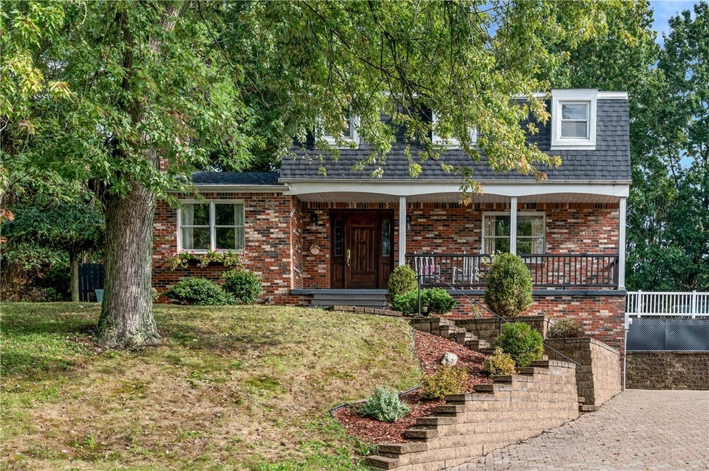 125 Red Oak Lane, Munhall