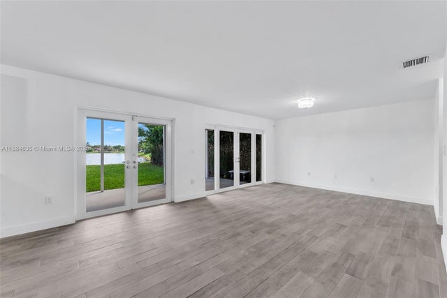 4 of 37 - 13505 Sw 122nd Ave, Miami, FL