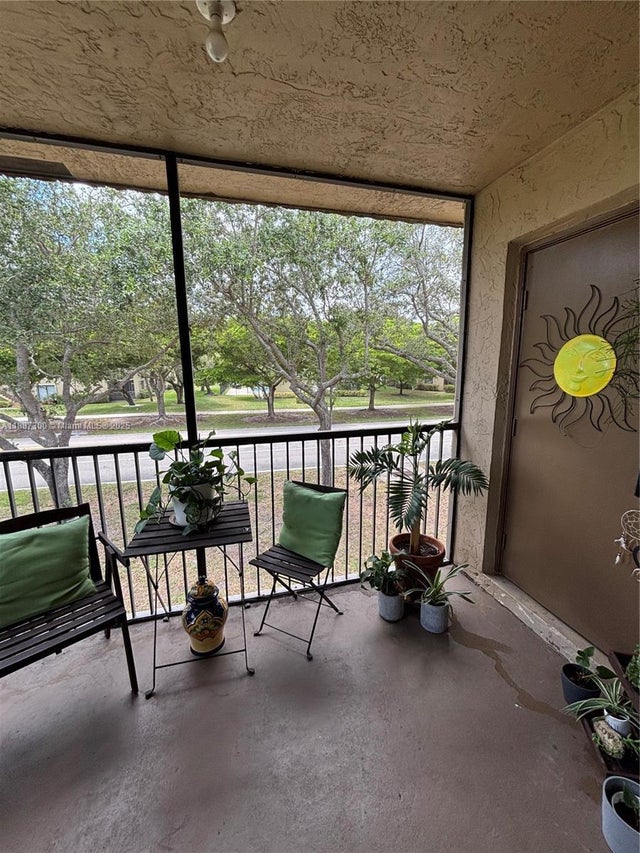 2 of 17 - 310 Lakeview Dr 201, Weston, FL
