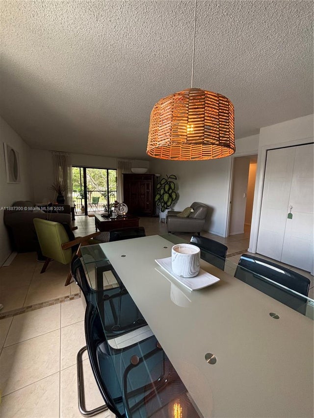 5 of 17 - 310 Lakeview Dr 201, Weston, FL