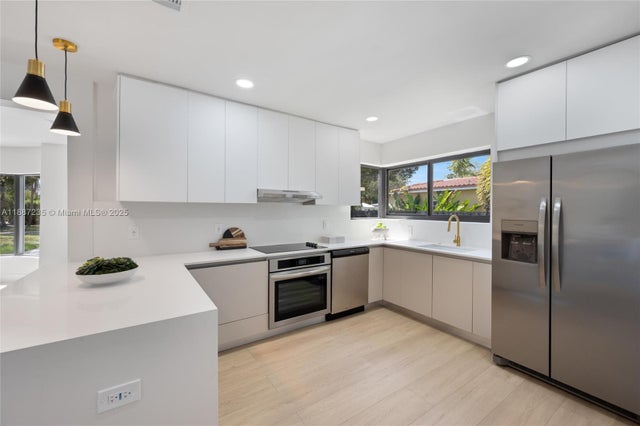 5 of 32 - 185 Ne 106th St, Miami Shores, FL