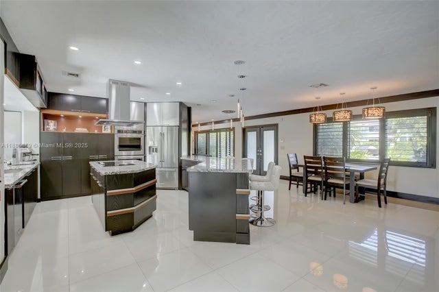 5 of 34 - 4004 Ne 21 Ave, Fort Lauderdale, FL