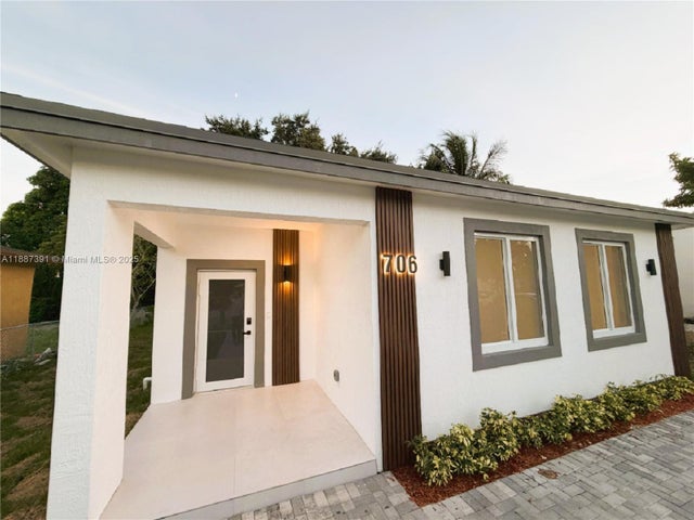 1 of 50 - 706 Sw 7th St, Dania Beach, FL