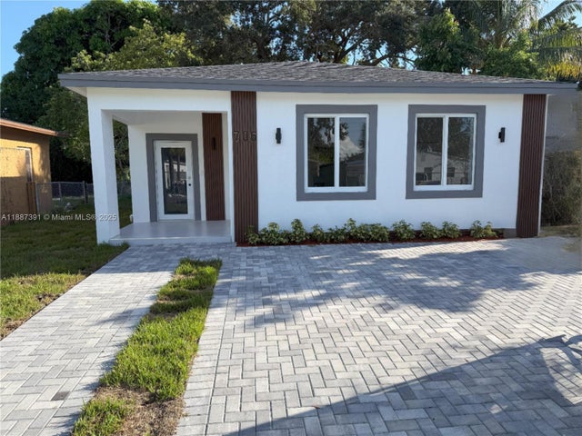 3 of 50 - 706 Sw 7th St, Dania Beach, FL