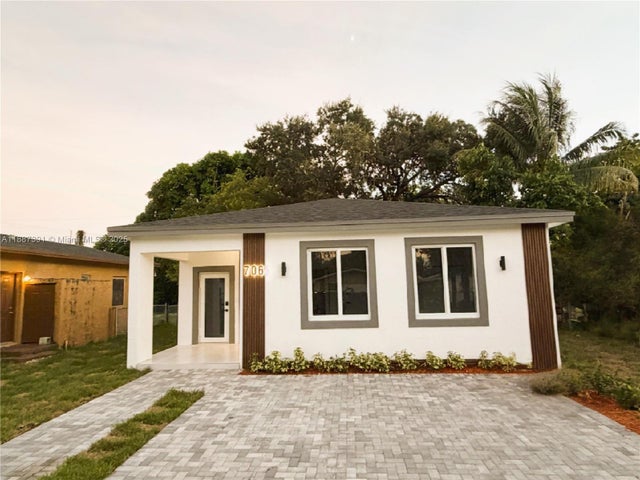5 of 50 - 706 Sw 7th St, Dania Beach, FL