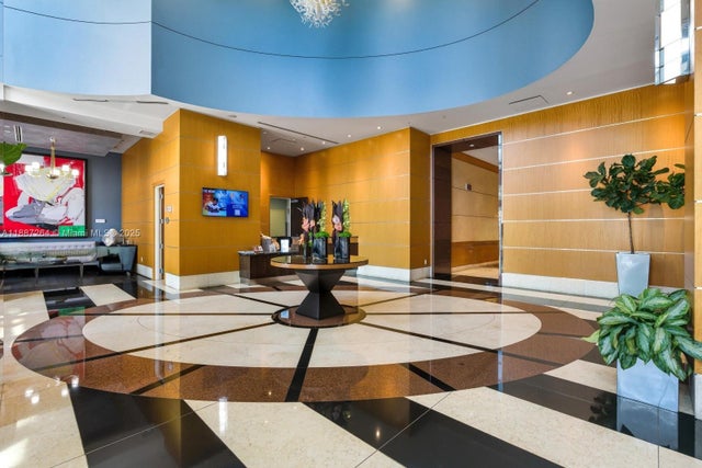 3 of 31 - 244 Biscayne Blvd 4404, Miami, FL