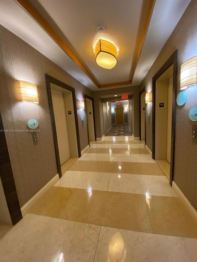 5 of 31 - 244 Biscayne Blvd 4404, Miami, FL