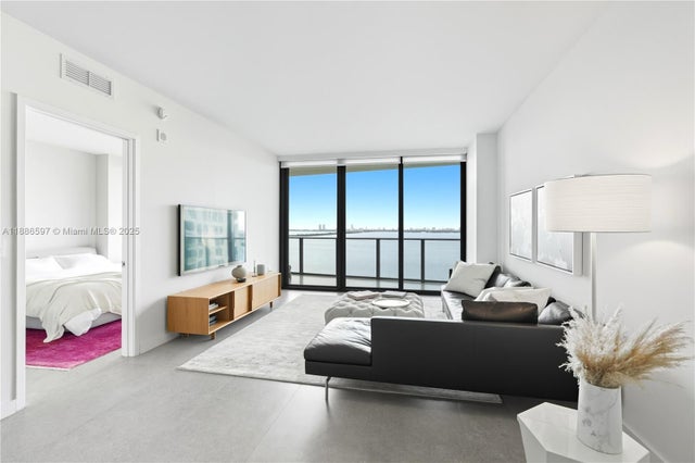 5 of 25 - 460 Ne 28th St 1805, Miami, FL