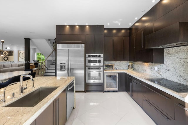 5 of 38 - 3545 E Glencoe St, Miami, FL