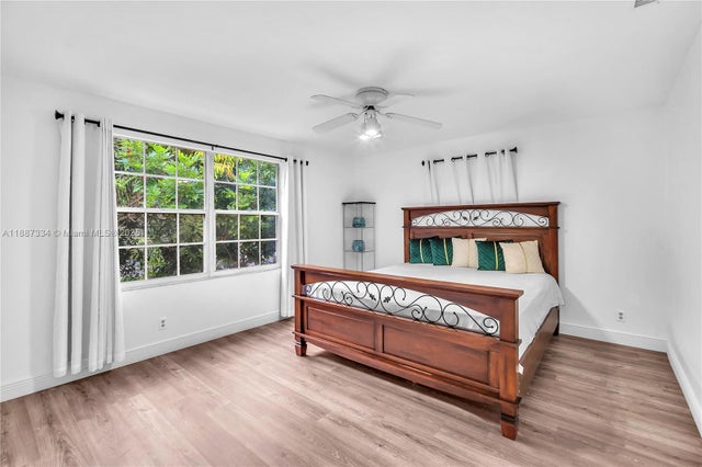 4 of 28 - 10741 N Saratoga Dr, Cooper City, FL