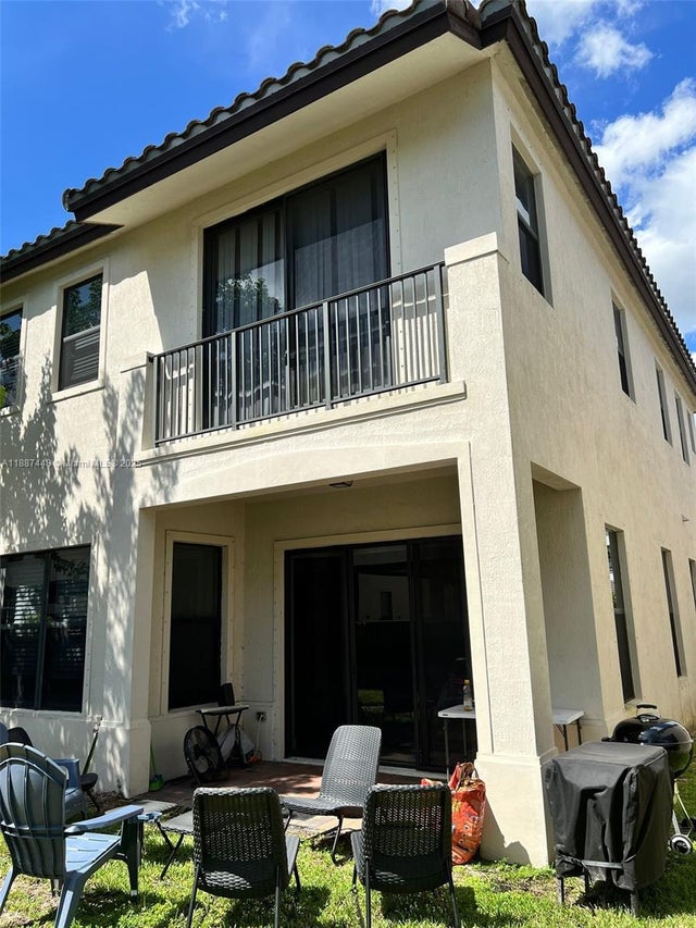 3 of 22 - 3214 W 97th St, Hialeah, FL