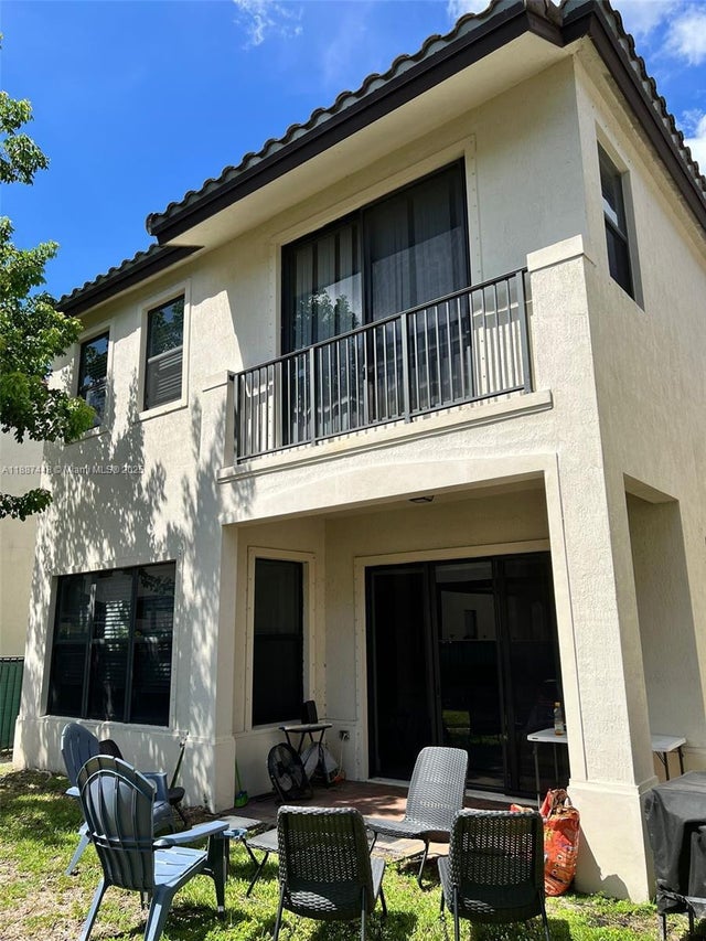 4 of 22 - 3214 W 97th St, Hialeah, FL