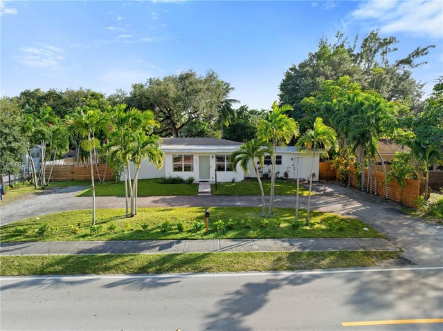 3 of 47 - 370 Ne 159th St, Miami, FL