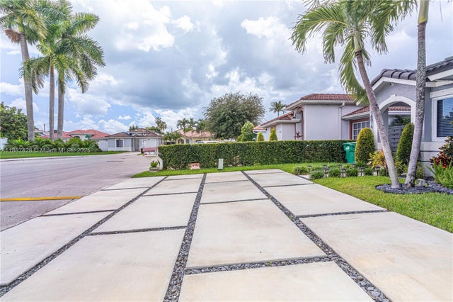 4 of 31 - 14014 Sw 151st Ct, Miami, FL