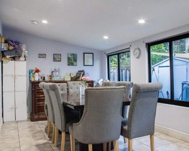 6630 Charleston St, Hollywood