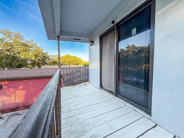 3 of 15 - 6630 Charleston St, Hollywood, FL