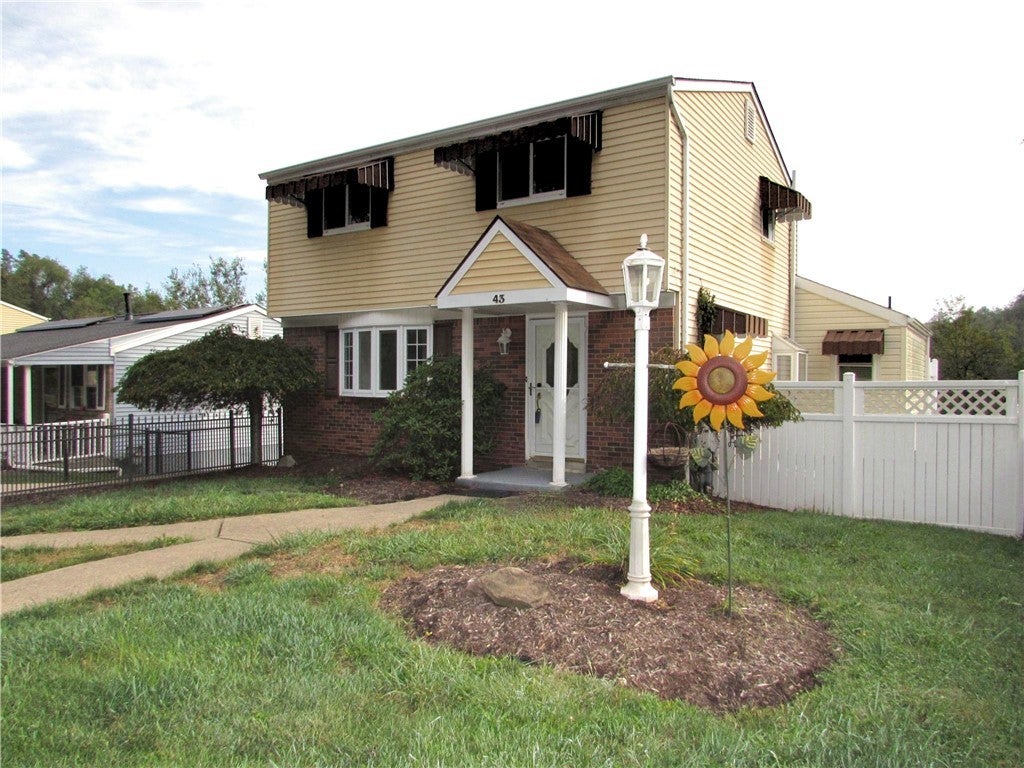 43 Pine Valley Dr, Penn Hills