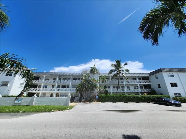 2 of 7 - 6200 Ne 22nd Way 305, Fort Lauderdale, FL